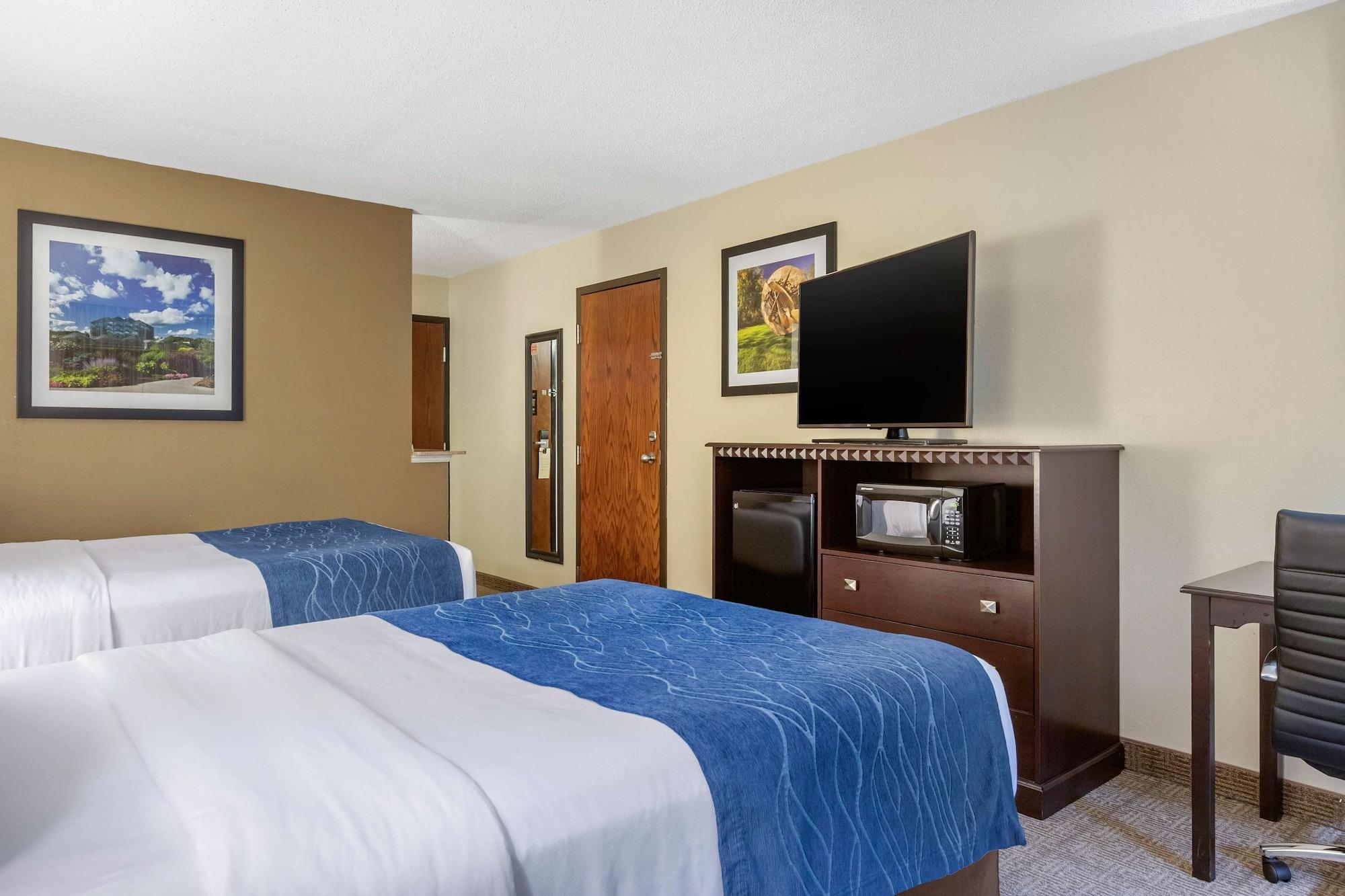 Comfort Grand Rapids Airport 2*