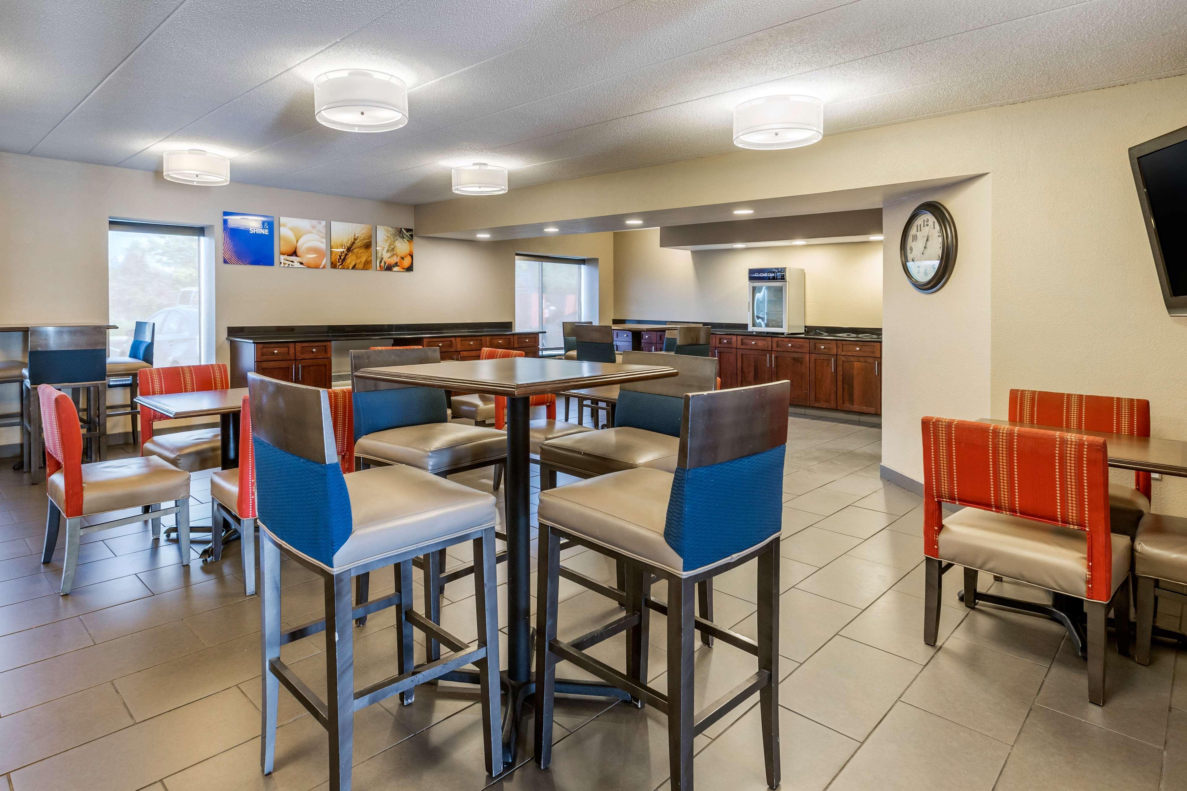 Comfort Grand Rapids Airport 2* Cascade